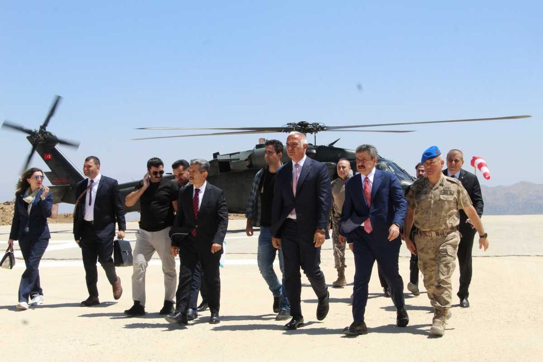 Bakan Ersoy müjdeyi verdi: Hz. Nuh'un gemisinin indiği yer turizme kazandırılacak