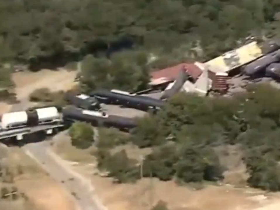 Zugunglück in Texas: 35 Waggons entgleist