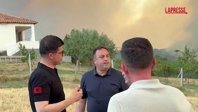Incendi in Albania: muore anziano, evacuati turisti e villaggi