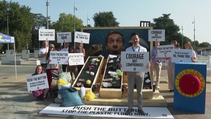 BM görüşmelerinde protestocular plastik kirliliğine karşı güçlü önlemler talep etti