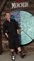 Mercredi saison 2 arrive sur Netflix tu regardes ?