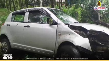 ഈരാറ്റുപേട്ട റോഡിൽ നിയന്ത്രണം വിട്ട കാർ മരത്തിലിടിച്ച് അപകടം