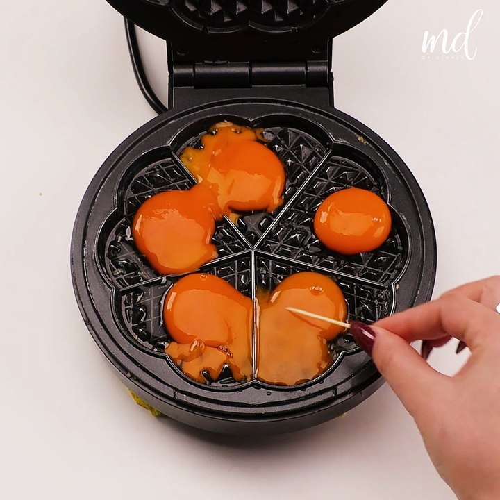 An omelette like you've never seen before! 🥚😋
