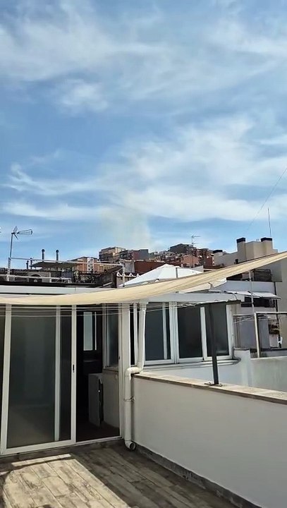 Columna de humo en El Carmel: queman tres vehículos