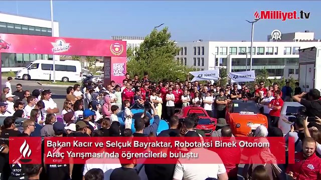 Bakan Kacır ve Selçuk Bayraktar öğrencilerle buluştu! 'TEKNOFEST Mavi Vatan'da sürprizlerimiz olacak'