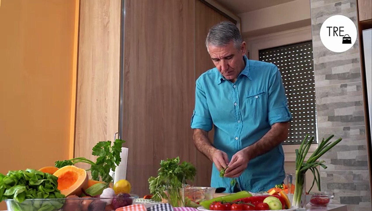 Dan Buettner, experto en longevidad: "Estos son los tres mejores deportes para vivir hasta los 100 años"