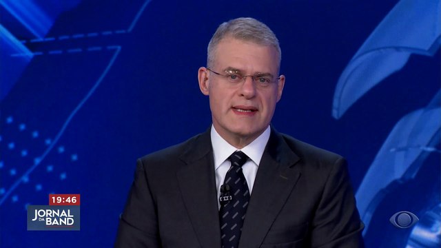 Acidente entre duas carretas termina em explosão