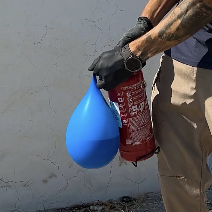 DIY fire extinguisher balloon🔥🎈