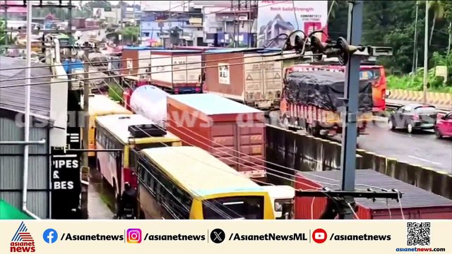 ദേശീയപാത അടിപ്പാത നിര്‍മ്മാണം; തൃശൂര്‍ മുരിങ്ങൂരില്‍ വന്‍ ഗതാഗതകുരുക്ക്