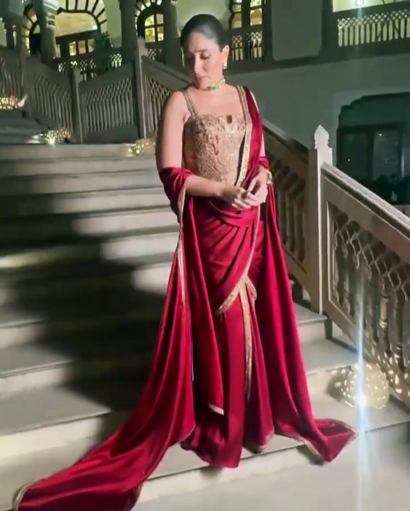 Kareena kapoor in red saari