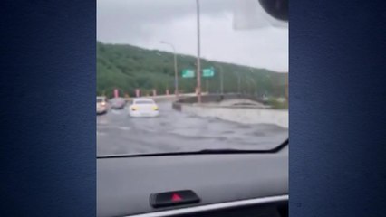 [영상] "가양대교 잠긴 거 처음 봐"...한강 다리도 '물폭탄' / YTN