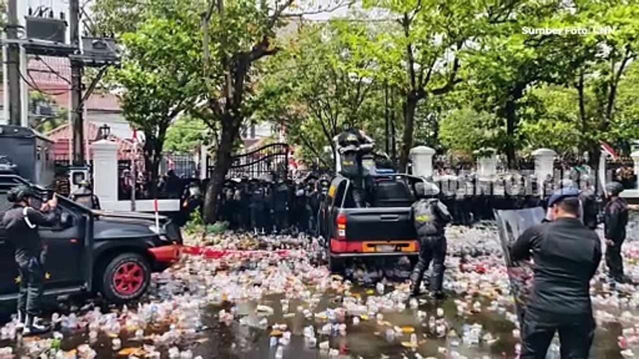 34 Orang Terluka Dalam Demo Besar Tolak Pajak Bupati Pati Sudewo Tidak Mau Mundur
