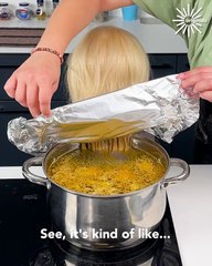 Achieve an amazing ombre hair DIY look with these simple steps! 💯💇‍♀️