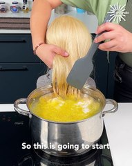 Achieve an amazing ombre hair DIY look with these simple steps! 💯💇‍♀️