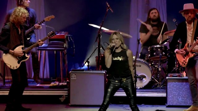 SHERYL CROW — Atom Bomb // “Sheryl Crow Live At Capitol Theatre”: 2017 “Be Myself Tour”