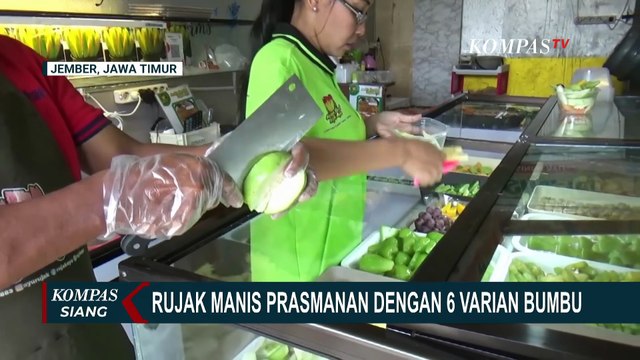 Unik! Rujak Manis Prasmanan di Jember, Bebas Pilih Buah dan Bumbu