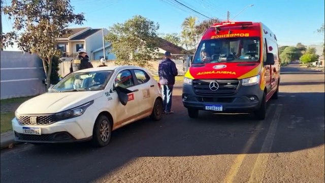 Jovem fica ferido após colisão entre patinete e Argo no Bairro Universitário, em Cascavel