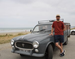 Bretagne : ce brasseur a transformé un vieux pick-up en tireuse à bière