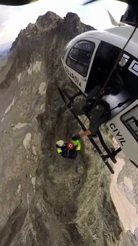 Dos especialistas de la Guardia Civil resultan heridos durante un rescate a dos escaladores en Benasque