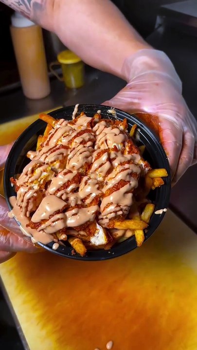 Follow for more ASMR videos🌮🍟 Credits: @banginbuns #mukbang #asmr #fastfood #asmreating