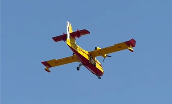 Los aviones del Grupo 43 del Ejército del Aire sobrevuelan los incendios de León