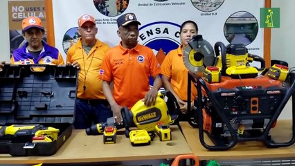 Estudiantes de la PUCMM donan más de un millón de pesos en equipos a la Defensa Civil de Santiago