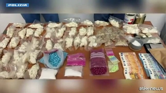 Bologna, 4 kg di droga del cannibale in casa, arrestato 29enne