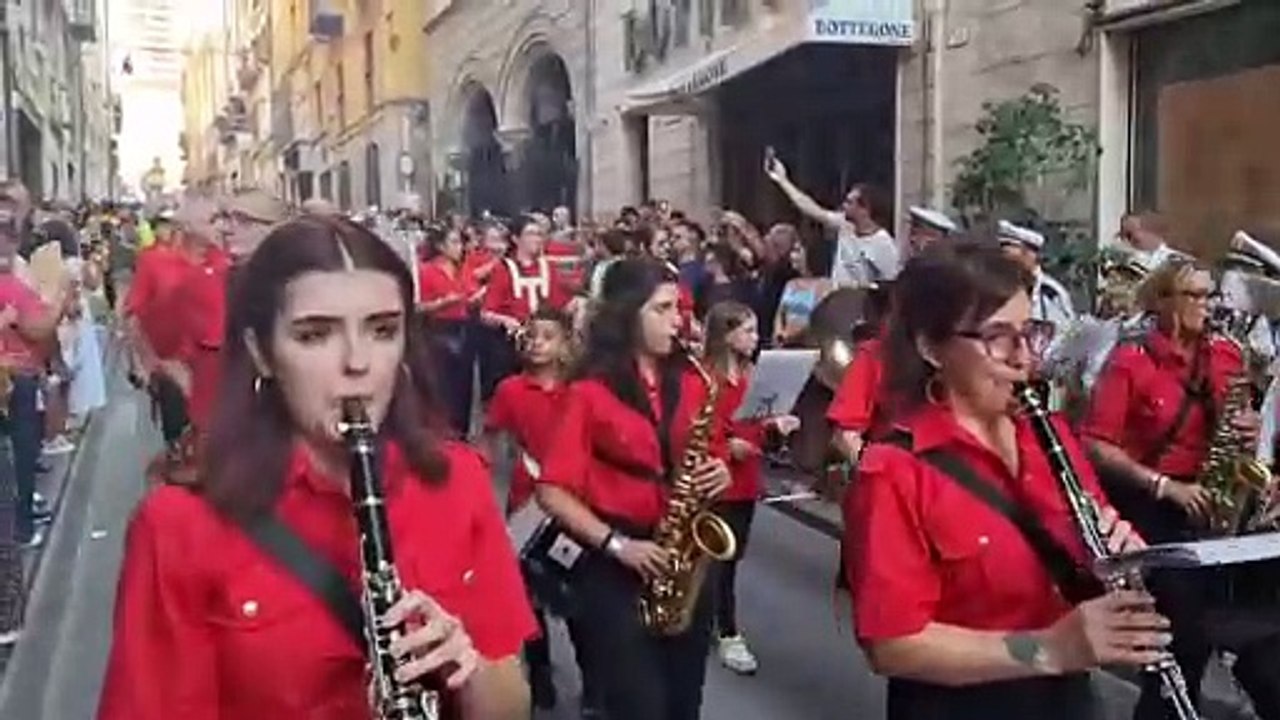 Il primo Candeliere, quello dei Braccianti, ? arrivato a Palazzo di Citt?, ad accoglierli il sindaco Mascia