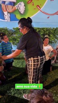 Hytalo Santos chora enquanto recebe elogios de 'pastora do pix'