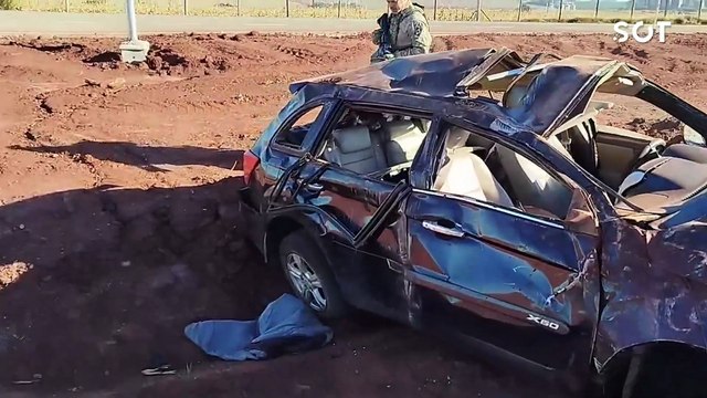 Traficante capota caminhonete com quase meia tonelada de maconha na PR-180 no oeste do Paraná