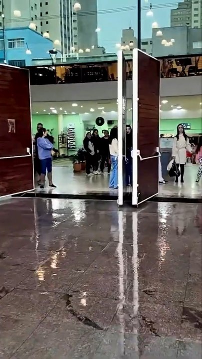 Sao Paolo Fruit Tasting vs. Mercado Municipal_ A Taste Test!