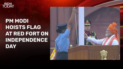 PM Modi hoists national flag at Red Fort on 79th Independence Day