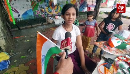 'सिर्फ आन-बान-शान नहीं, रोजी रोटी भी है तिरंगा', पढ़िए नोएडा के उन दुकानदारों की कहानी जो तिरंगे के सहारे पेट पाल रहे