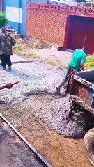 बाहर निकलिए, संघर्ष करिए! || आचार्य प्रशांत