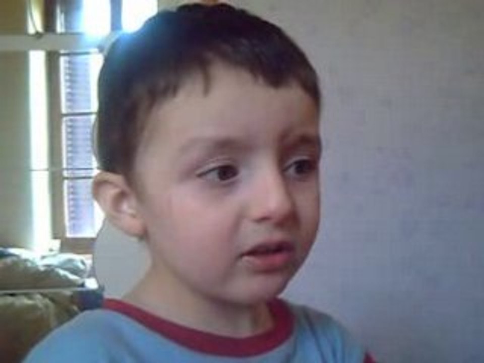 Bébé Zo chante Last night