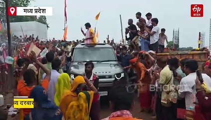 बागेश्वर बाबा युगांडा रवाना, कंपाला में कथा सुनाएंगे धीरेंद्र शास्त्री