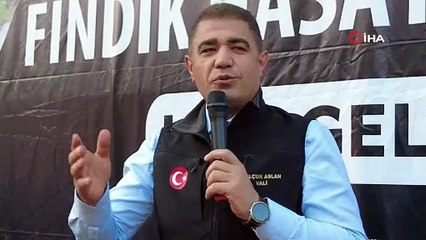Vali Aslan, önce horon oynadı ardından hasat sezonunu açtı