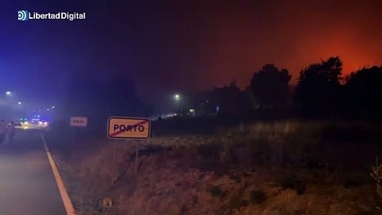 La UME utiliza fuego técnico para proteger poblaciones en el incendio de Larouco