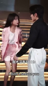 The end of the story. Her husband, dissatisfied with her infertility, cheated on her with another woman. She handed over the divorce agreement with a smile and left without looking back. Later, she accidentally entered the arms of the heir, Huo Shaodong.