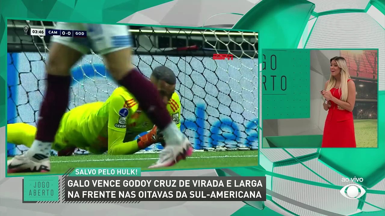 Cicinho vê mérito de Cuca em reação do Atlético-MG após crise por pagamentos atrasados
