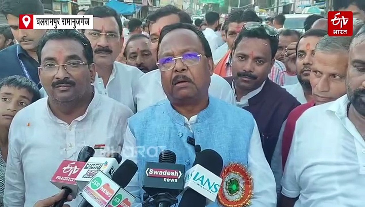 स्वतंत्रता दिवस 2025 : छत्तीसगढ़ में जनप्रतिनिधियों ने फहराया तिरंगा, पढ़ा जनता के नाम सीएम का संदेश