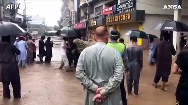 Pakistan, quasi 200 morti in 24 ore per le piogge monsoniche