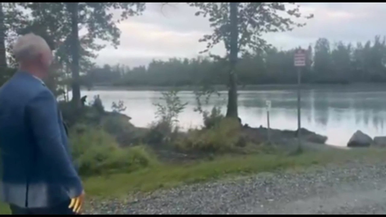 Trump-Putin Talks Loom as Russian Envoy Dmitriev Encounters Bear in Alaska