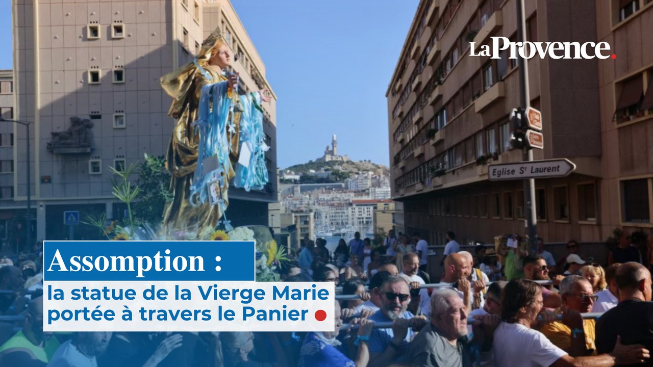 Assomption : la statue de la Vierge Marie porté...