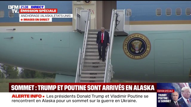 Sommet en Alaska: Donald Trump et Vladimir Poutine descendent chacun de leur avion