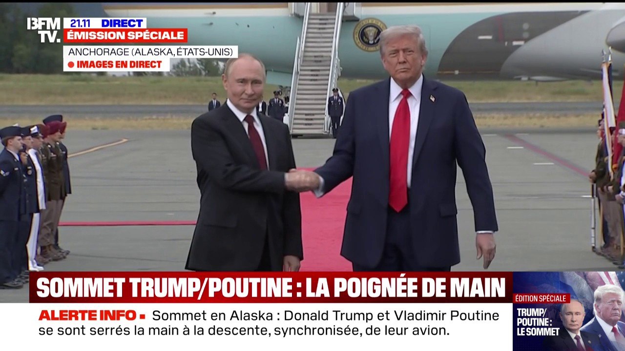 Sommet en Alaska: la poignée de main historique entre Vladimir Poutine et Donald Trump