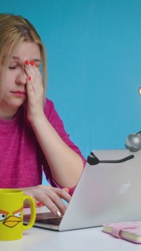 Sleep 1 – Me 0 😴💤 #funny #relatable #animation