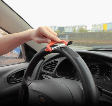 UPGRADE Your Ride with a NEW Steering Wheel! 🏎️ Car Hack 🔥 👍🏼