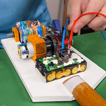 Gardening tool turned into a skater device to ride in style ⚡ #diy #sports #skate #tech #diy #fyp