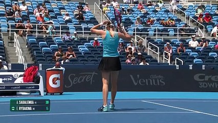 Rybakina ousts top seed Sabalenka to reach Cincinnati semis
